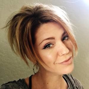 Meet your Posher, Caitlin